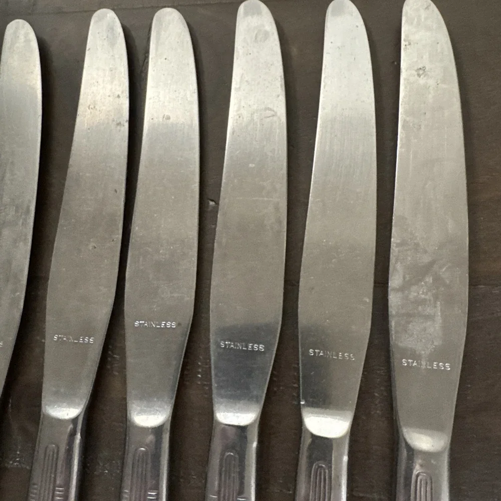 World Brand Tableware WOF25 Stainless Steel Dinner/Butter Knives Lot 11